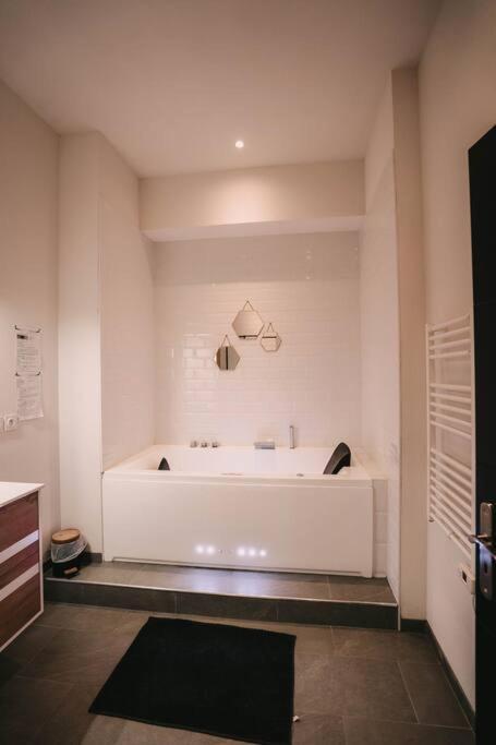 Ultimate Comfort ! Jacuzzi & Sauna. Besançon Extérieur photo
